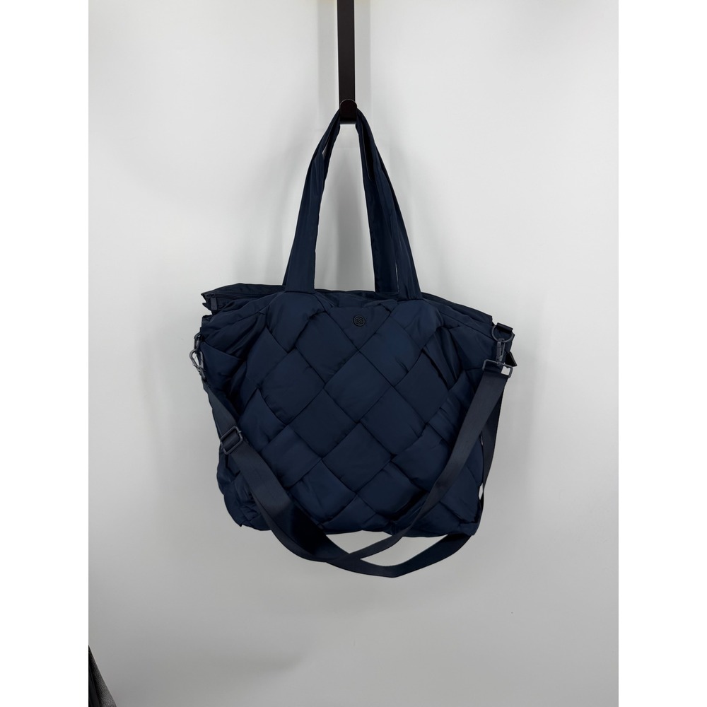 Calia Woven Puffer Tote Bag Women Large Navy Blue Quilted Crossbody Strap